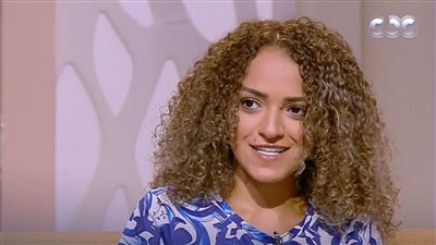 الطفولة الصعبة والطلاق الغيابي.. ما وراء كواليس قصة هند عبد الله