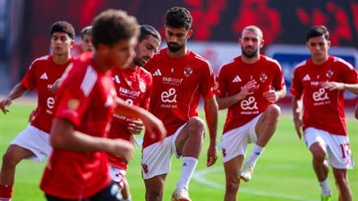 انفراجة في إصابات الأهلي قبل القمة