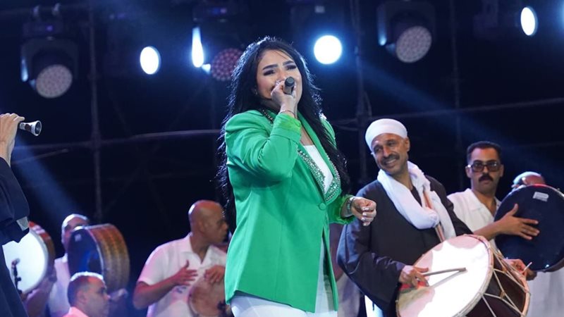 النجمة الشعبية أمينة