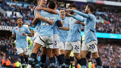 مانشستر سيتي يشعل سباق الدوري بالفوز على برينتفورد 