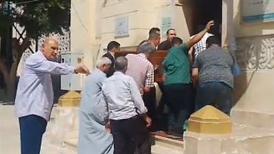 مسجد أسد بن الفرات يستقبل جثمان والدة حمادة بركات