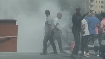 حريق مفاجئ بسيارة ملاكي أعلى الدائري اتجاه أكتوبر
