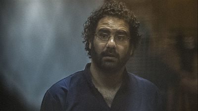 الرئيس يصدر قرار جمهوري بالعفو عن علاء عبد الفتاح