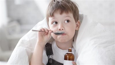 احذري «أدوية الكحة» لطفلك دون استشارة الطبيب المختص