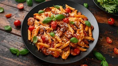 طريقة عمل «المكرونة بالسجق».. وصفة سهلة وسريعة التحضير