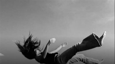 فتاة تنهي حياتها بالقفز من الطابق الثالث بإمبابة.. والسبب غريب