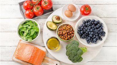 ٦ أطعمة طبيعية قوية تخفف الالتهاب المزمن بفعالية عالية