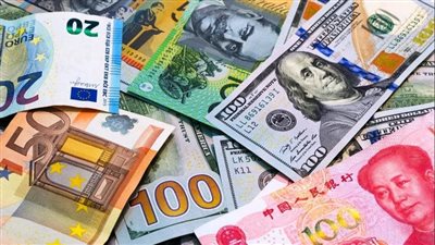 استقرار نسبي في أسعار العملات الأجنبية والعربية مقابل الجنيه اليوم