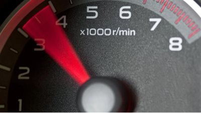 أسباب تذبذب عداد RPM وأثره على استقرار المحرك