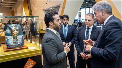 وزير السياحة يبحث سبل التعاون مع قطر خلال WTM 2025