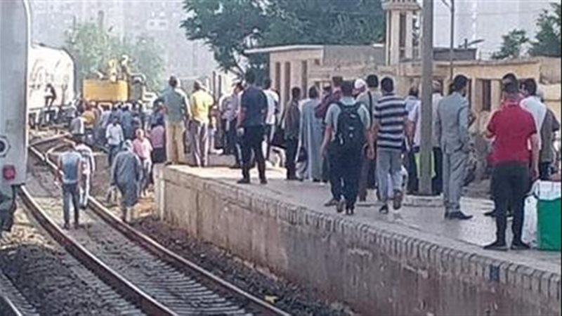 شاب دهسه قطار - أرشيفية