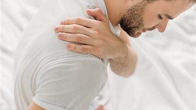 دليلك الشامل لفهم «منظار الكتف» وطرق علاجه