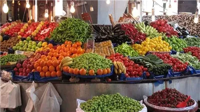 استقرار واسع في أسعار الخضروات والفاكهة بسوق العبور اليوم