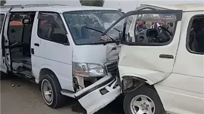 حادث مروع بالشرقية.. إصابة 11 شخصا بتصادم سيارتي ميكروباص