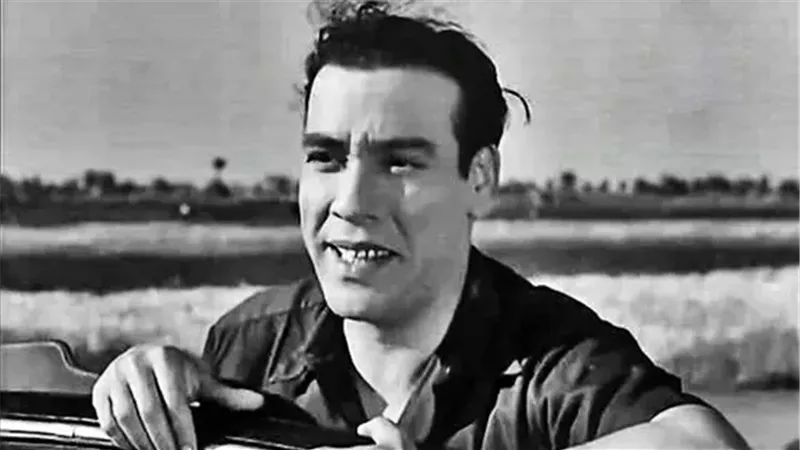 الفنان محسن سرحان