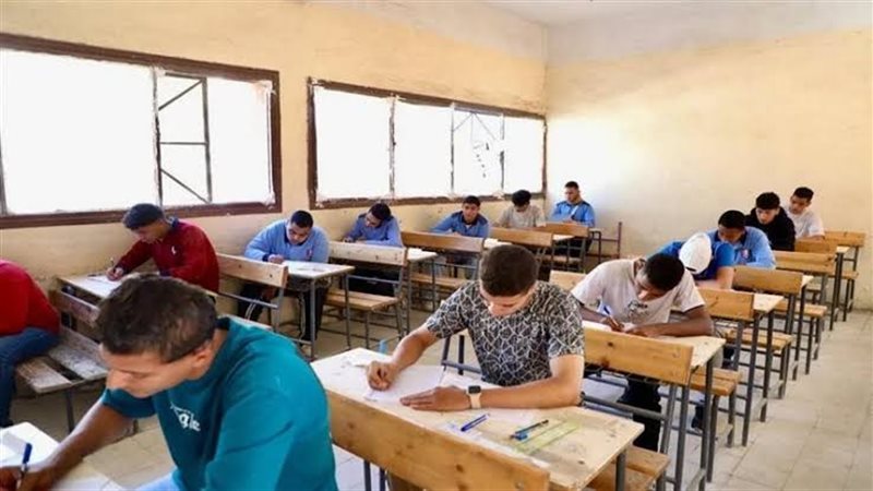 امتحانات الدبلومات الفنية