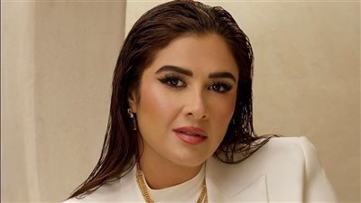 تصريحات لافتة من ياسمين عبد العزيز عن جمهورها والمطربين
