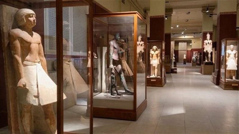 القطع الأثرية 
