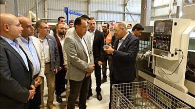 رئيس الوزراء يفتتح توسعات شركة سيراج بمصنع «فلير» لأنظمة الإضاءة الحديثة 