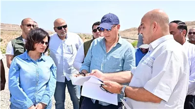 وزير الري يتفقد منشآت الحماية من السيول بالبحر الأحمر استعدادًا لموسم الأمطار
