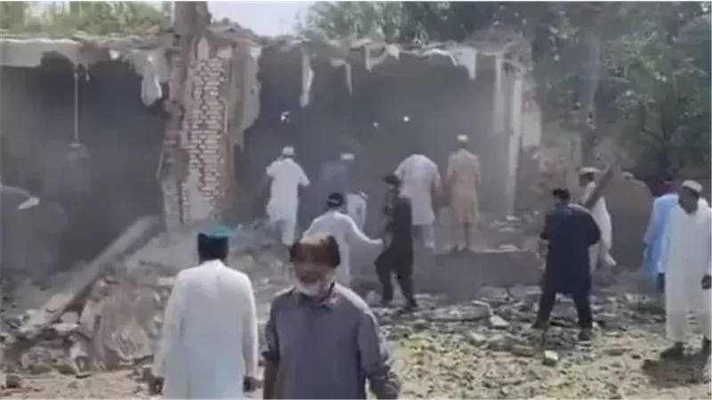 تفجير مسجد فى باكستان