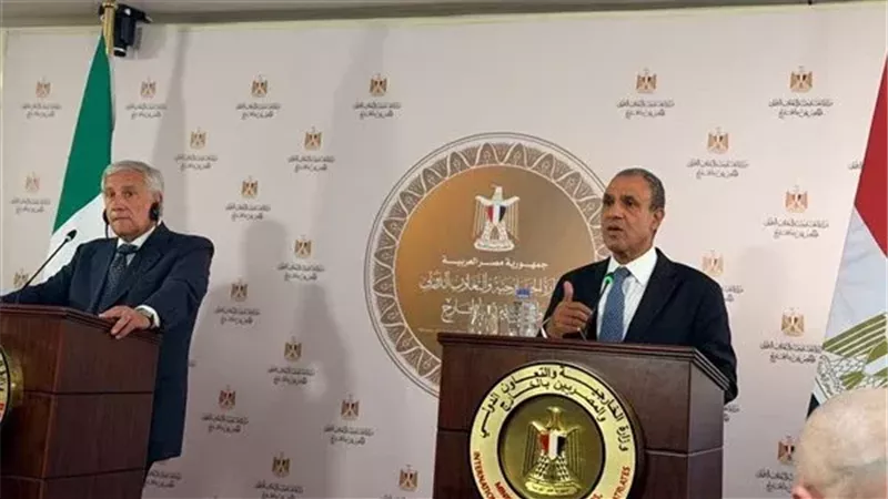 وزير الخارجية بدر